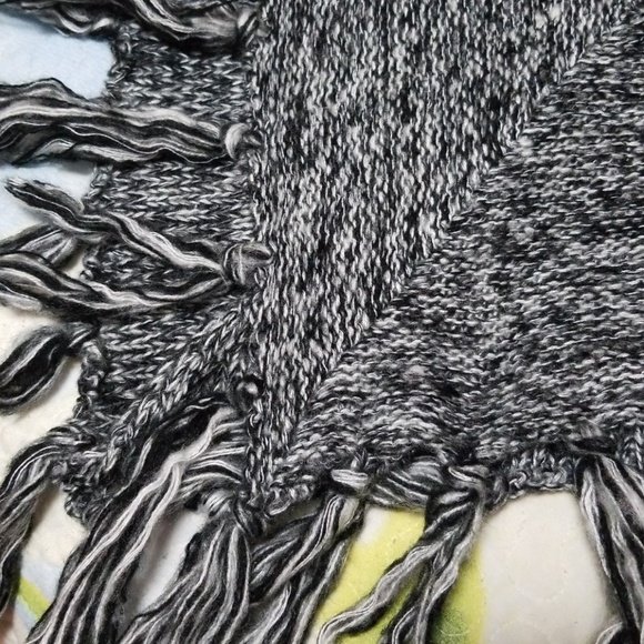 Nasty Gal Poncho - Picture 5 of 5